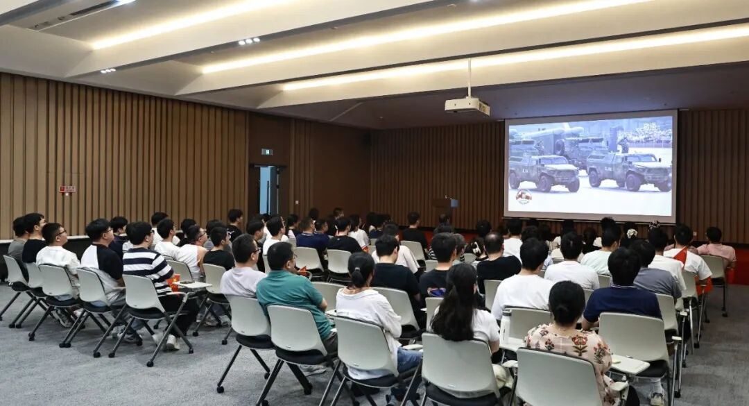 愿以吾輩之青春 捍衛(wèi)盛世之中華 | 江蘇北人組織觀看九三閱兵儀式