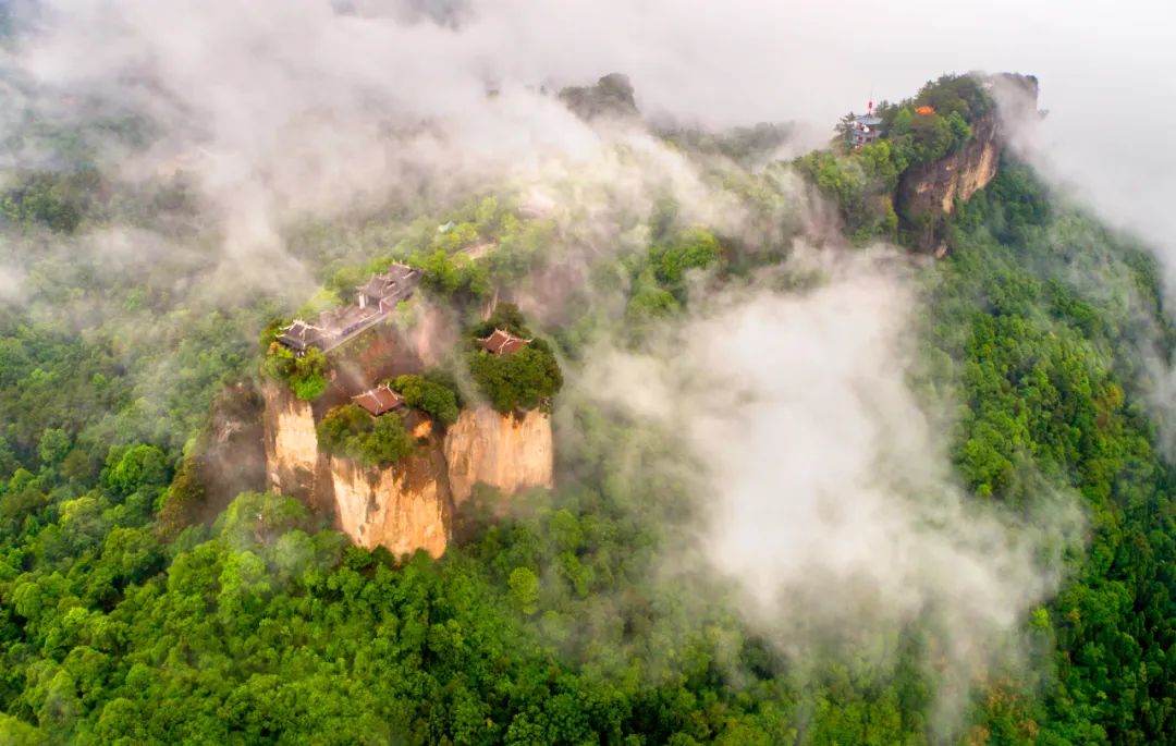 讀李白 游神州丨跟著李白去旅游中華文化主題旅游線路正式發(fā)布，一起開啟詩意文化之旅。